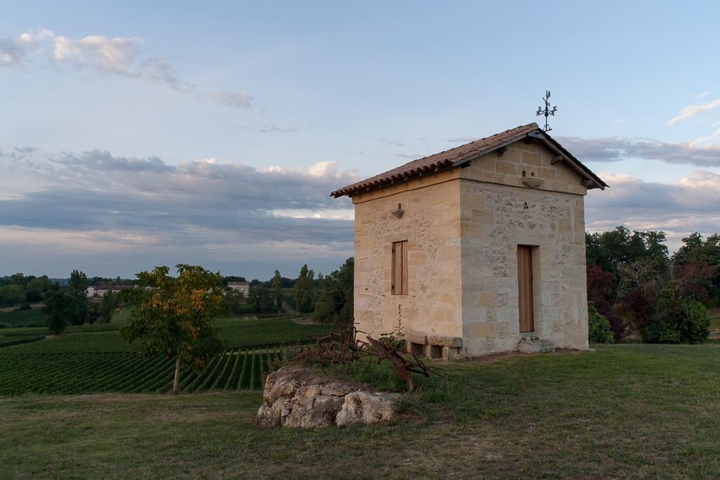 Bed and Breakfast Les Raisins Du Bonheur Puisseguin Exterior foto